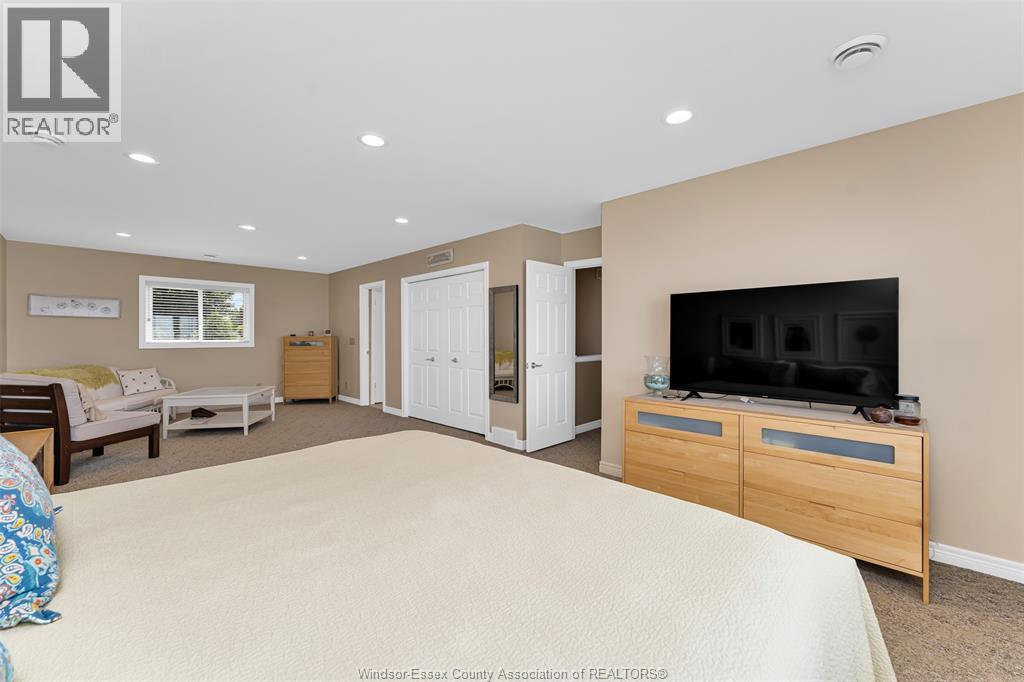 281 LAKEVIEW DRIVE - 36
