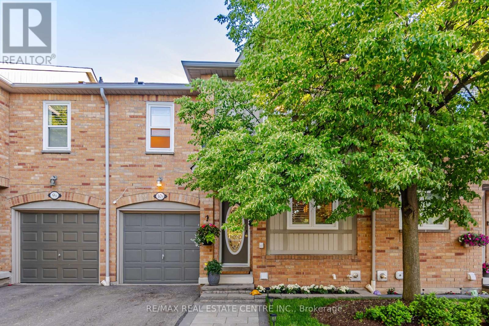 #10B 5865 DALEBROOK CRESCENT - 1
