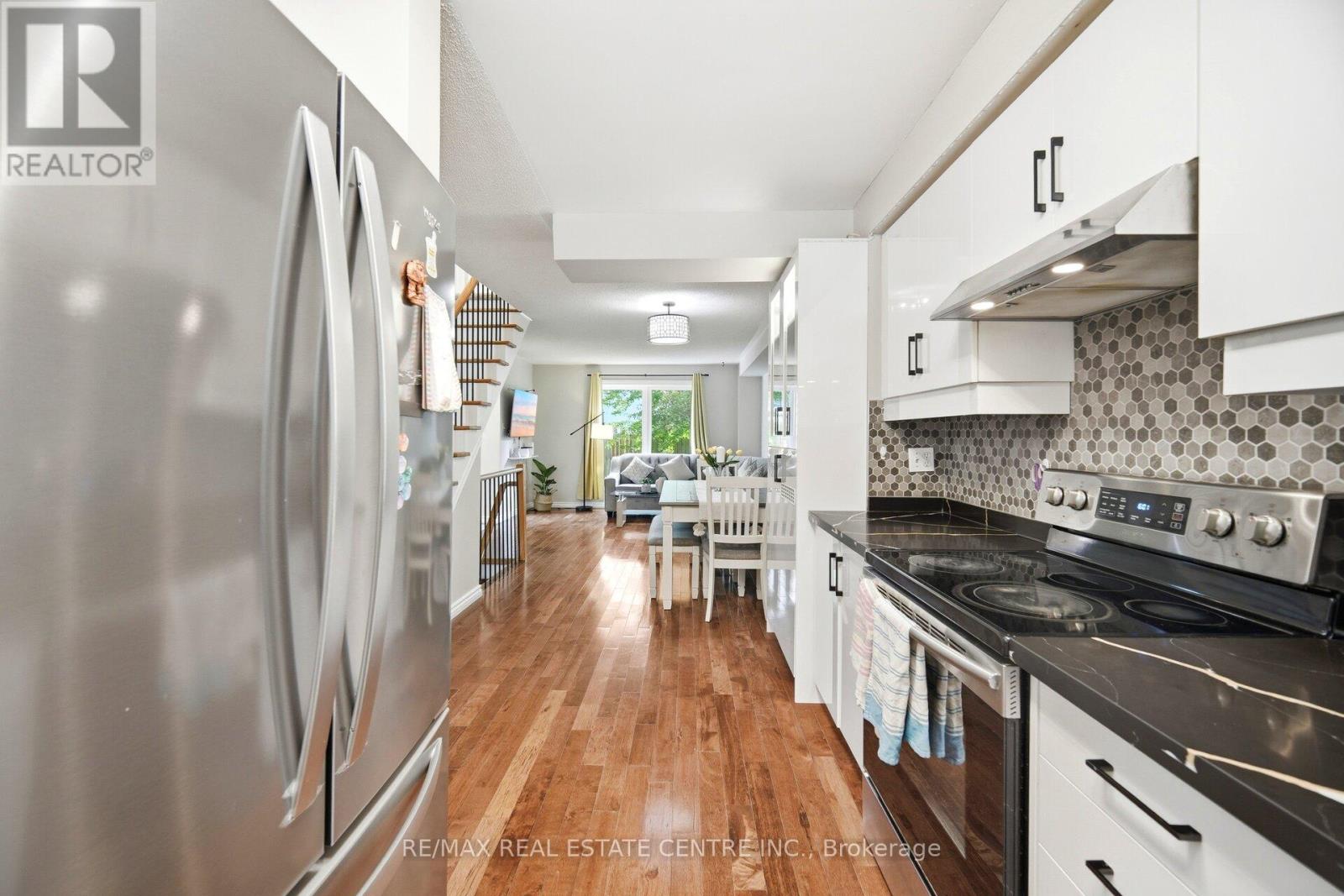 #10B 5865 DALEBROOK CRESCENT - 10