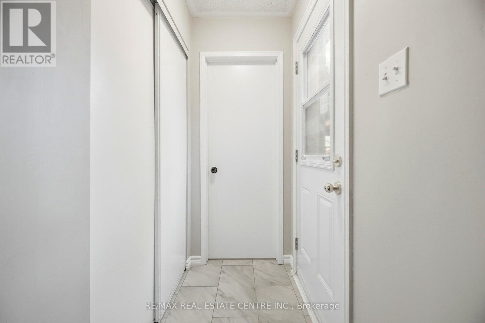 #10B 5865 DALEBROOK CRESCENT - 19