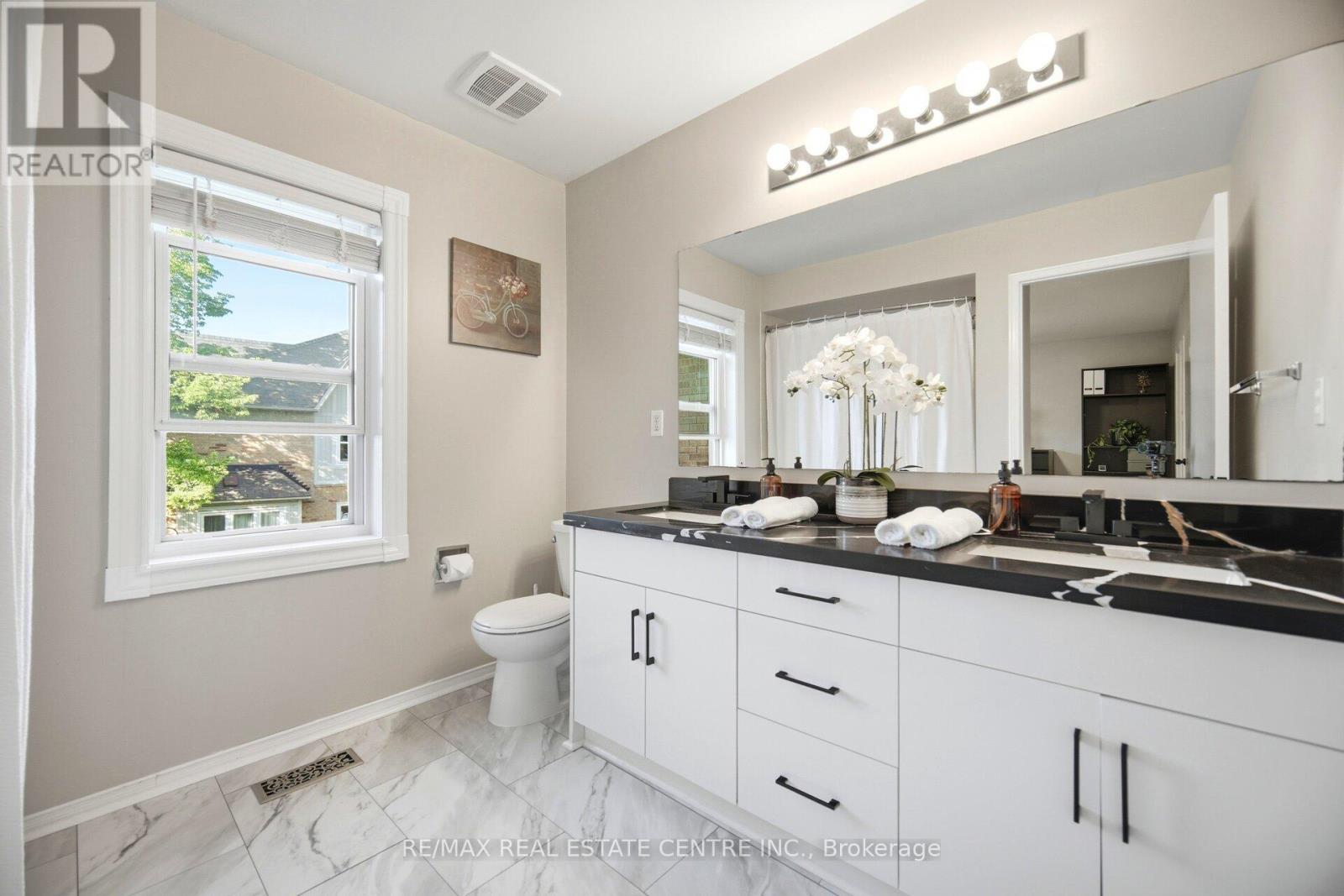 #10B 5865 DALEBROOK CRESCENT - 30