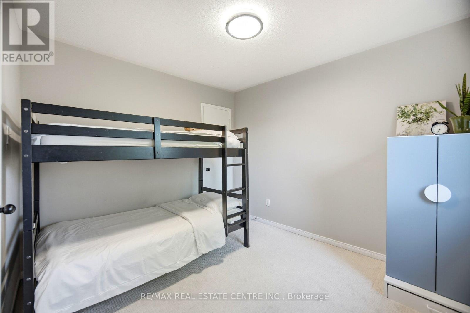 #10B 5865 DALEBROOK CRESCENT - 31