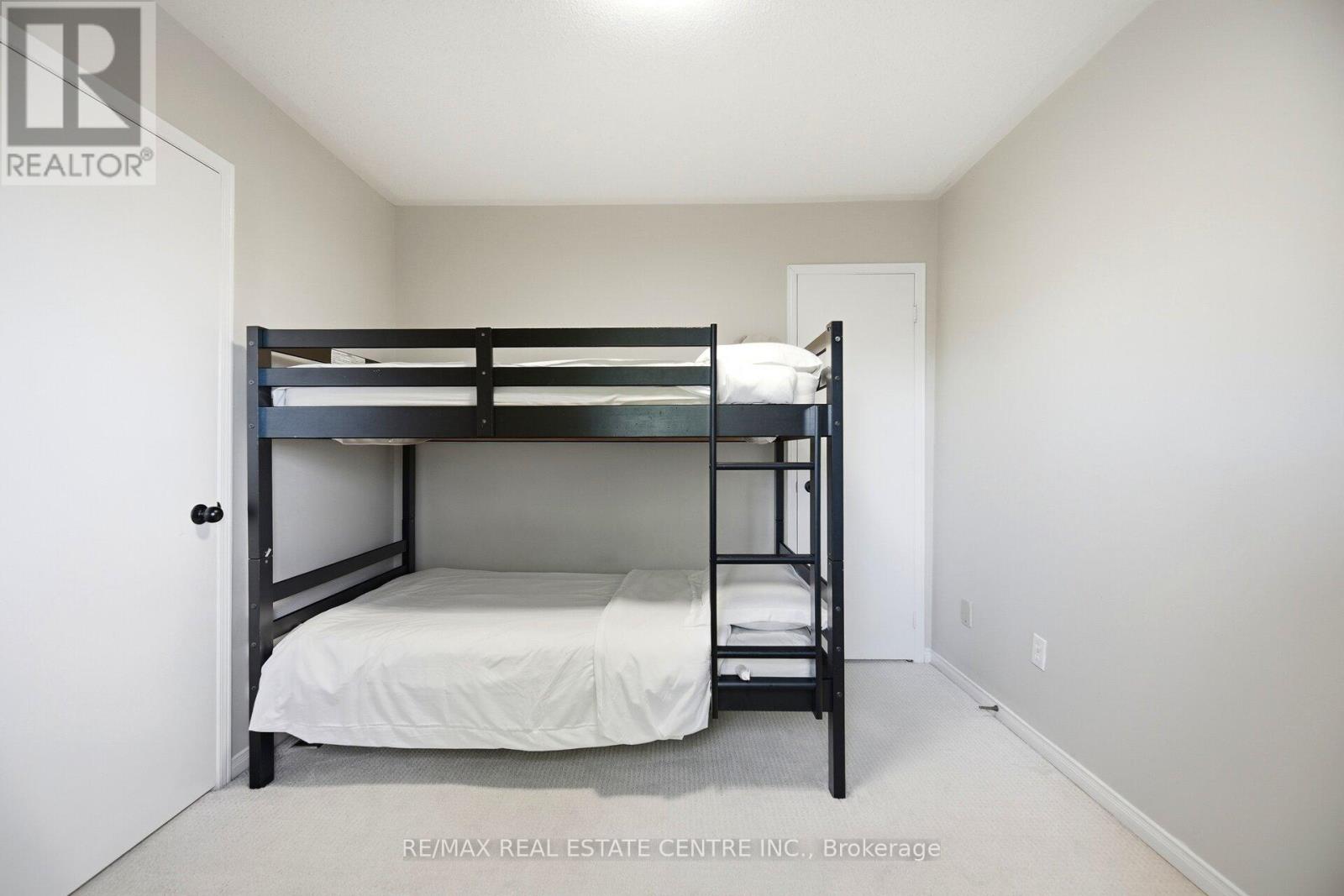 #10B 5865 DALEBROOK CRESCENT - 34