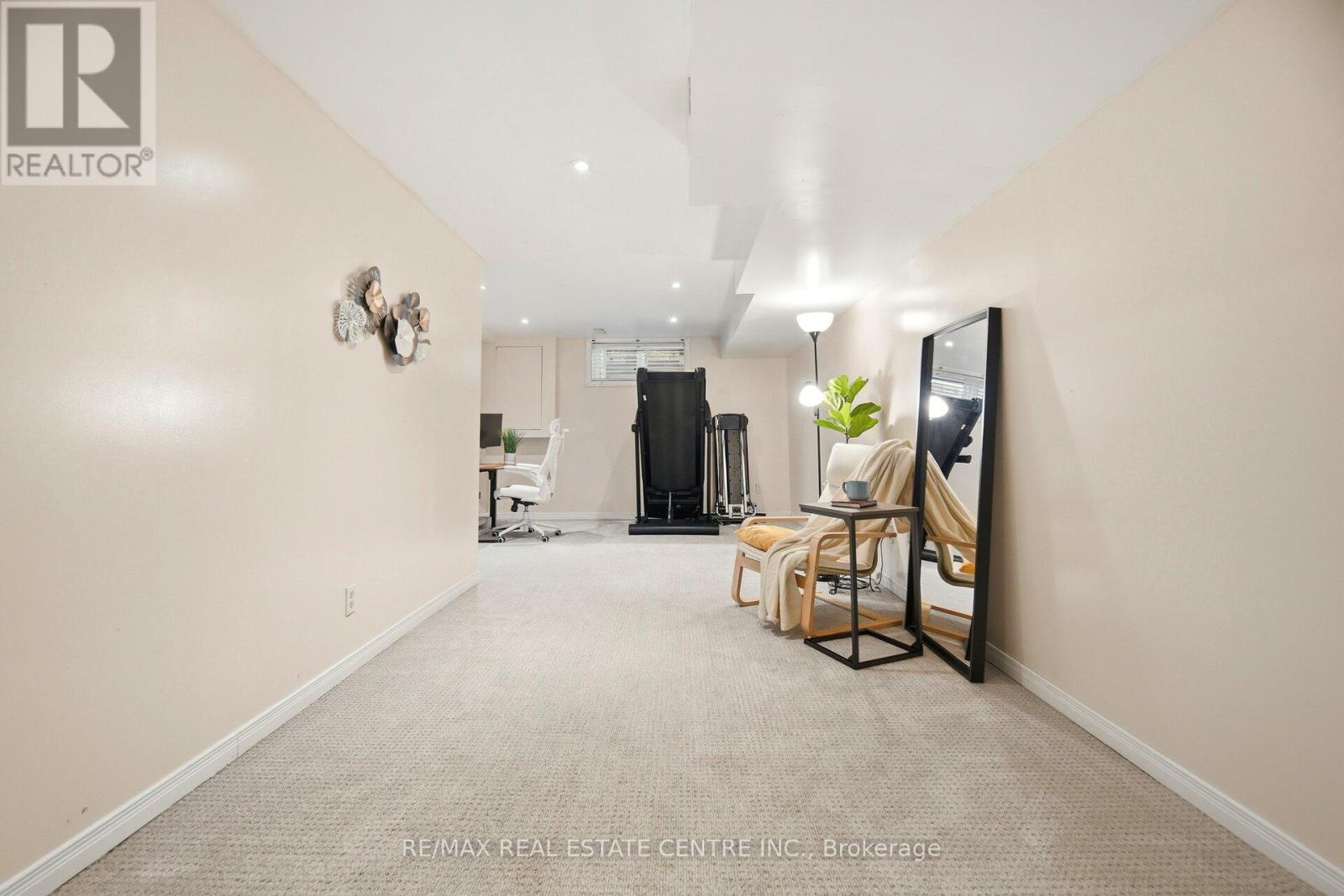 #10B 5865 DALEBROOK CRESCENT - 39