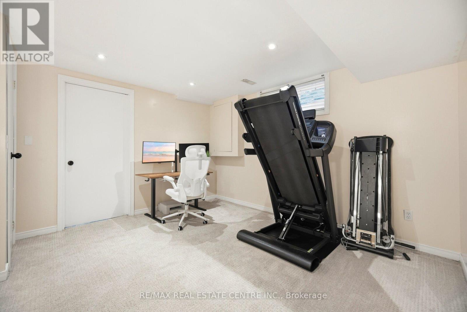 #10B 5865 DALEBROOK CRESCENT - 40