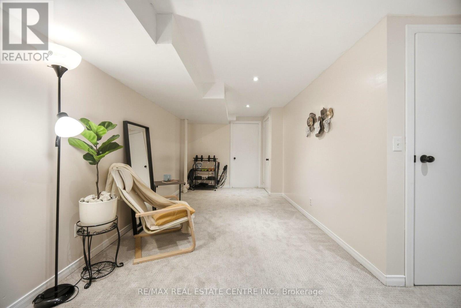 #10B 5865 DALEBROOK CRESCENT - 41