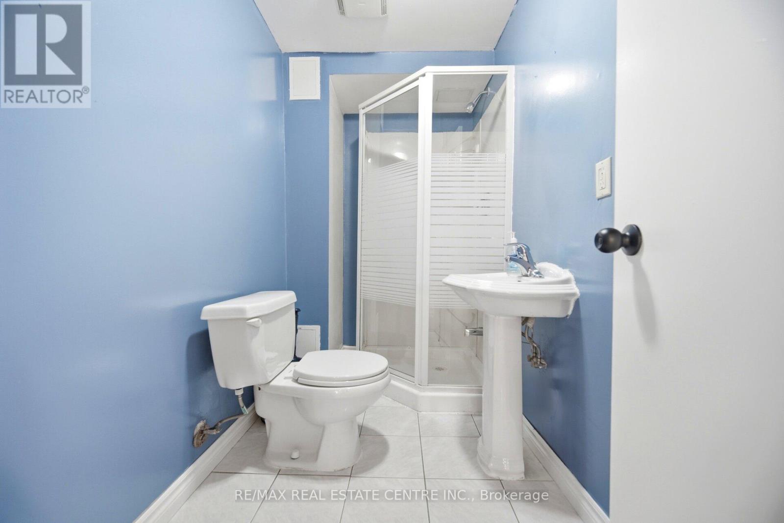 #10B 5865 DALEBROOK CRESCENT - 42
