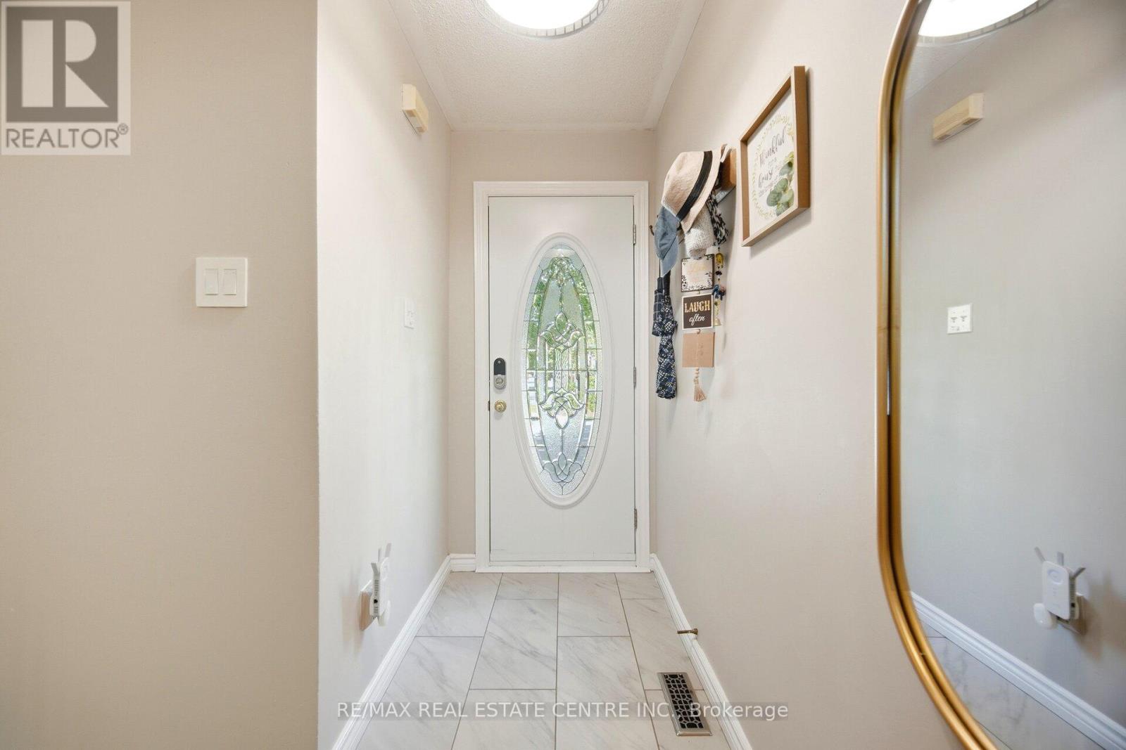#10B 5865 DALEBROOK CRESCENT - 6