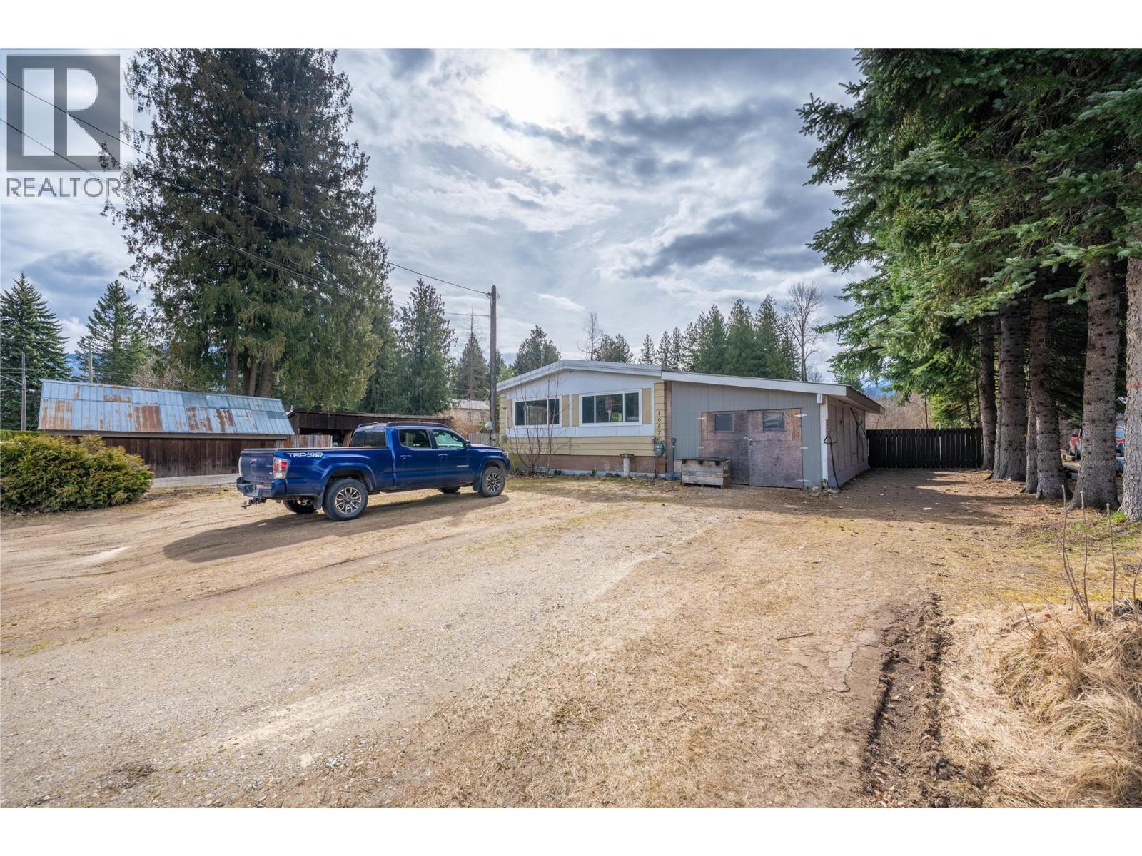 1657 Illinisky Road - 1