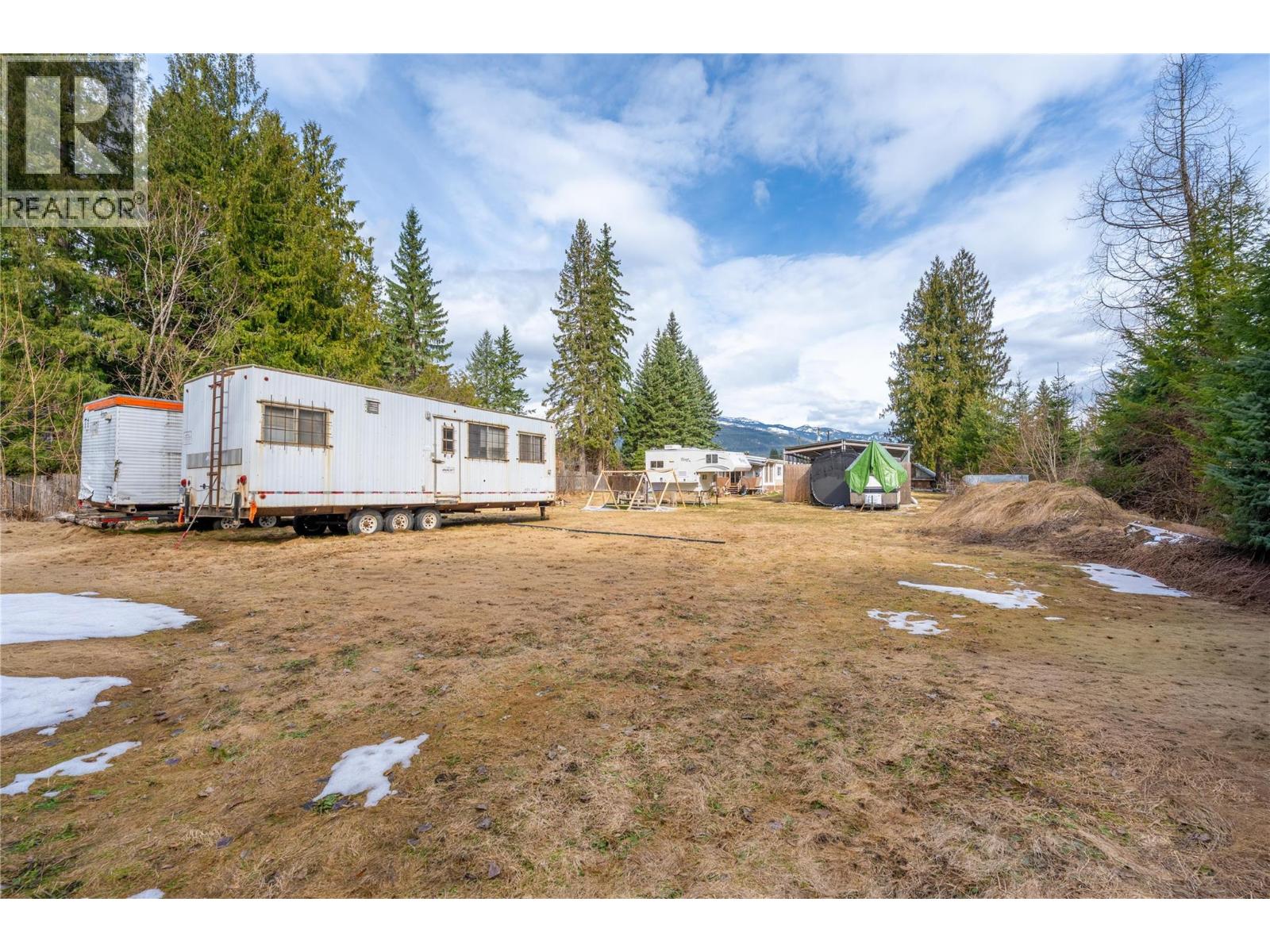 1657 Illinisky Road - 34