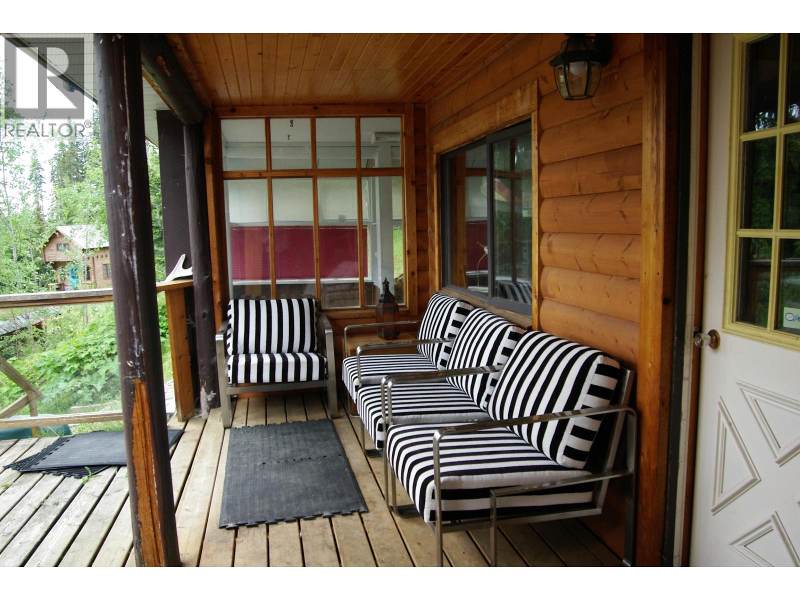 5889 MAHOOD LAKE ROAD - 36