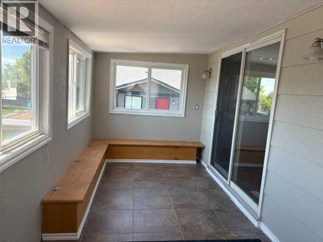 4422 54 Avenue — photo 21