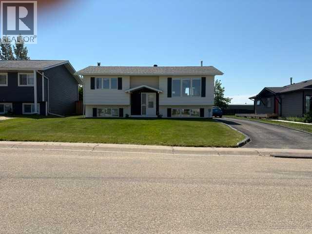 4422 54 Avenue - photo 2