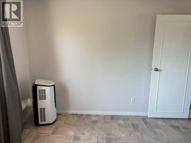 4422 54 Avenue — photo 9