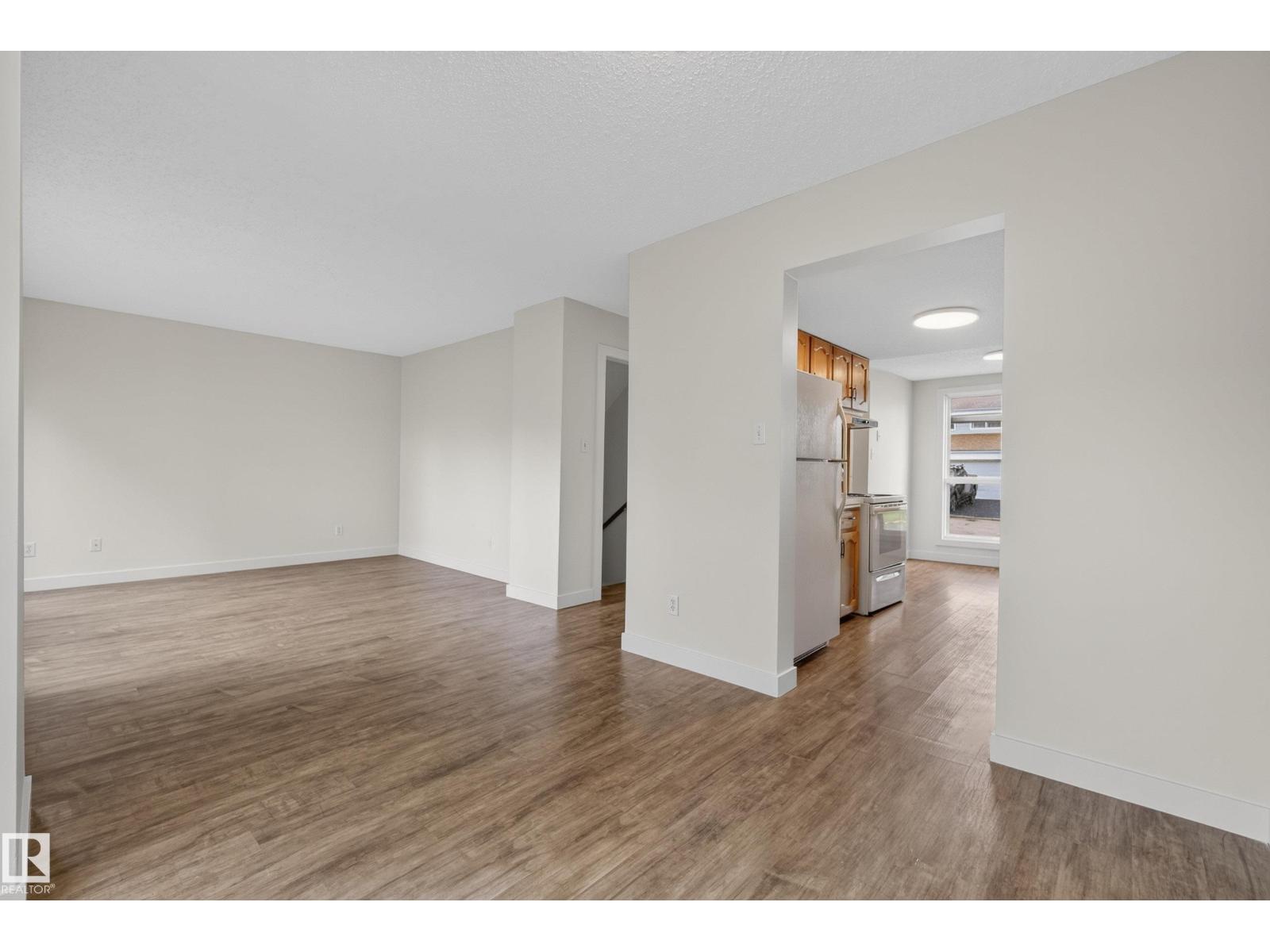 220 Grandin Village — photo 13