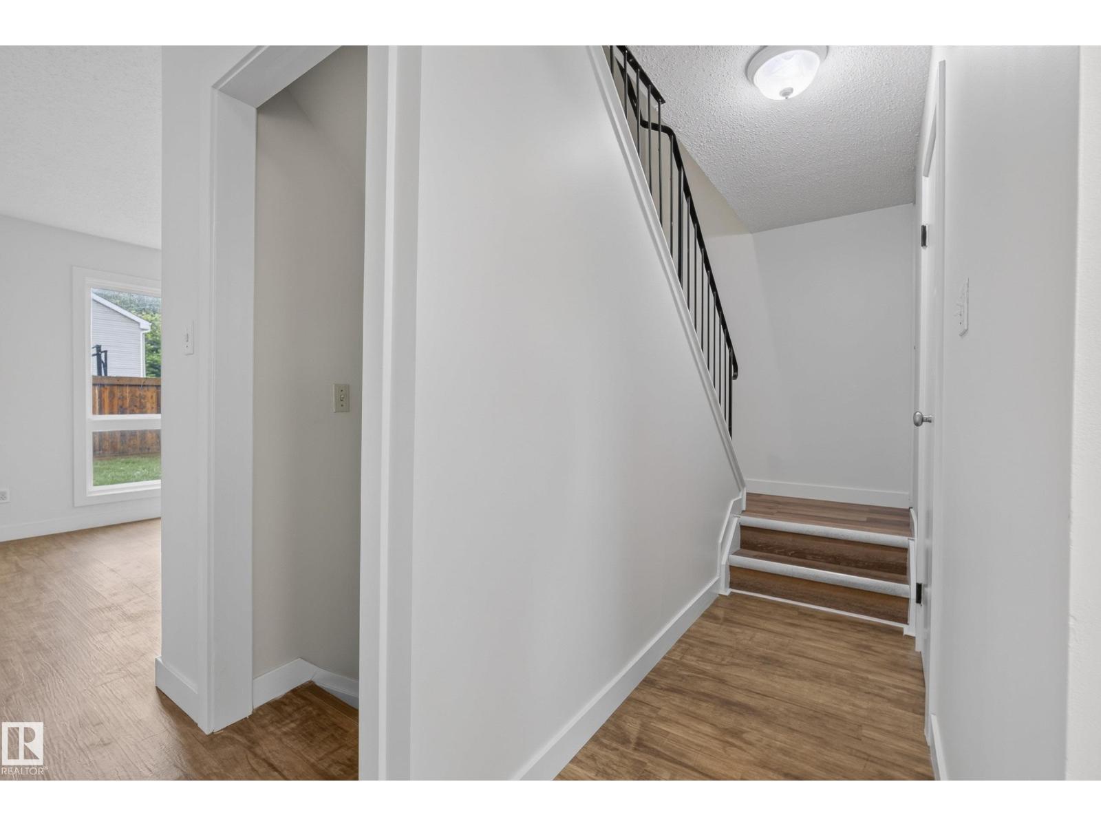 220 Grandin Village — photo 20
