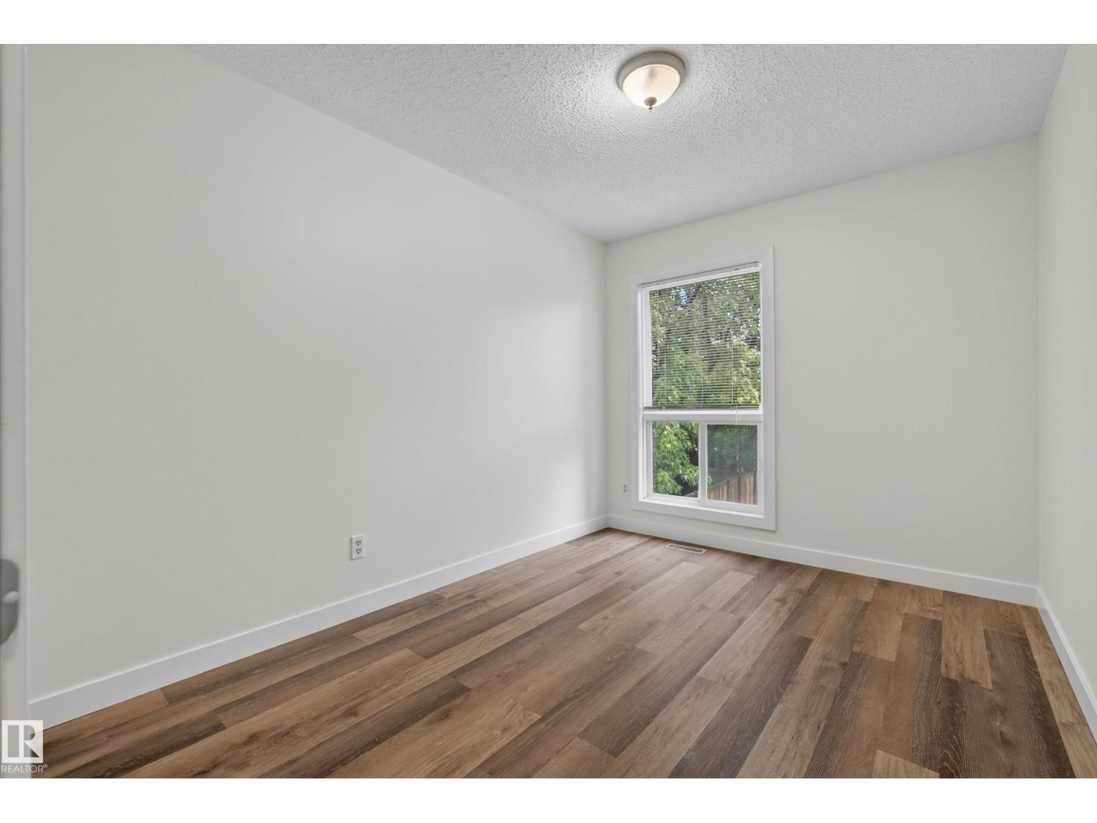 220 Grandin Village — photo 25