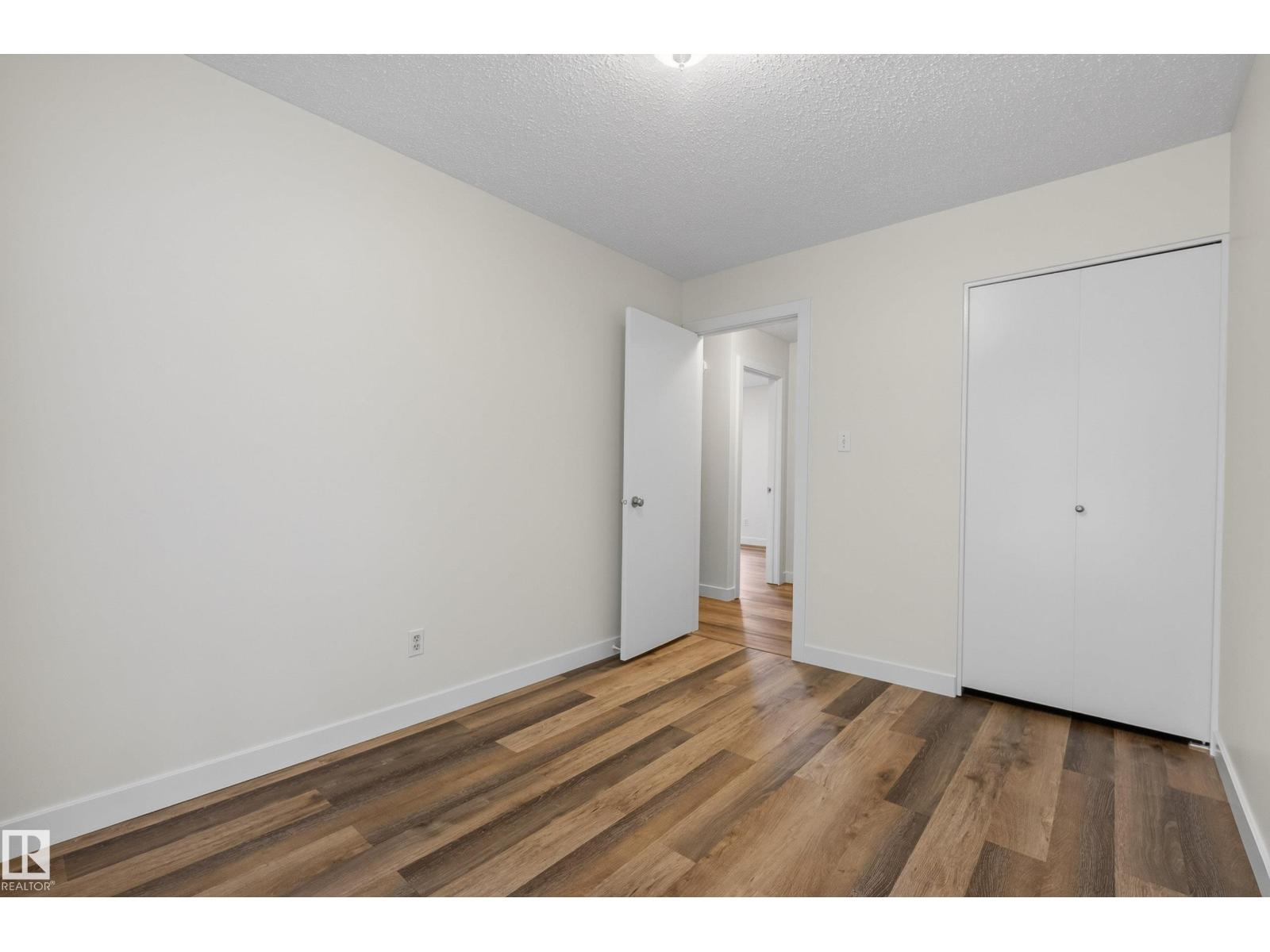 220 Grandin Village — photo 26