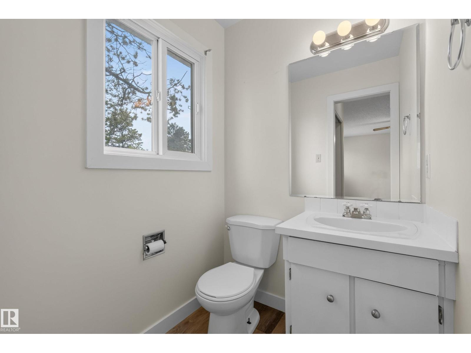 220 Grandin Village — photo 31