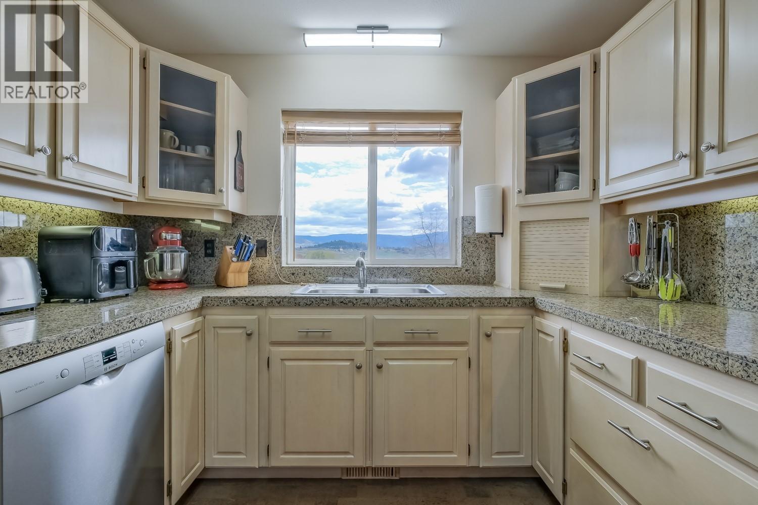 1802 Edgehill Court - 8