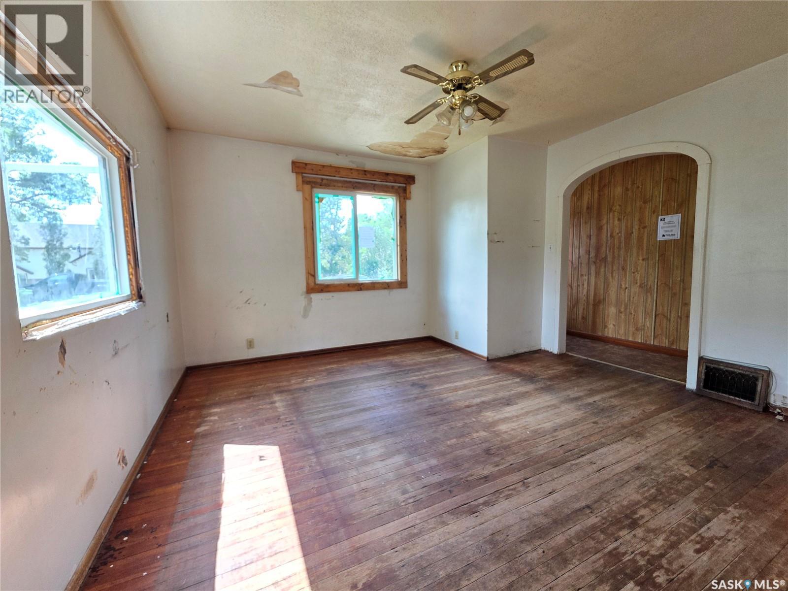89 8th AVENUE NE - 5