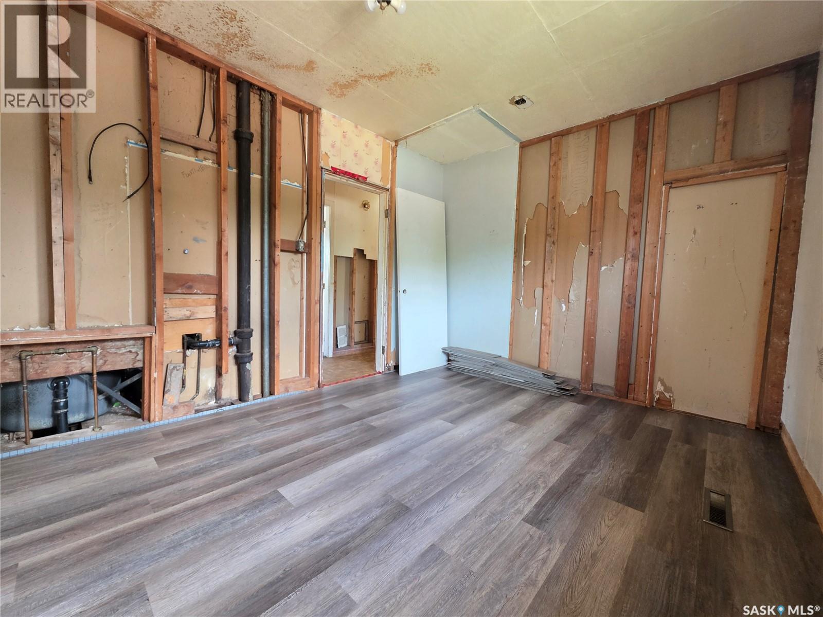 89 8th AVENUE NE - 9