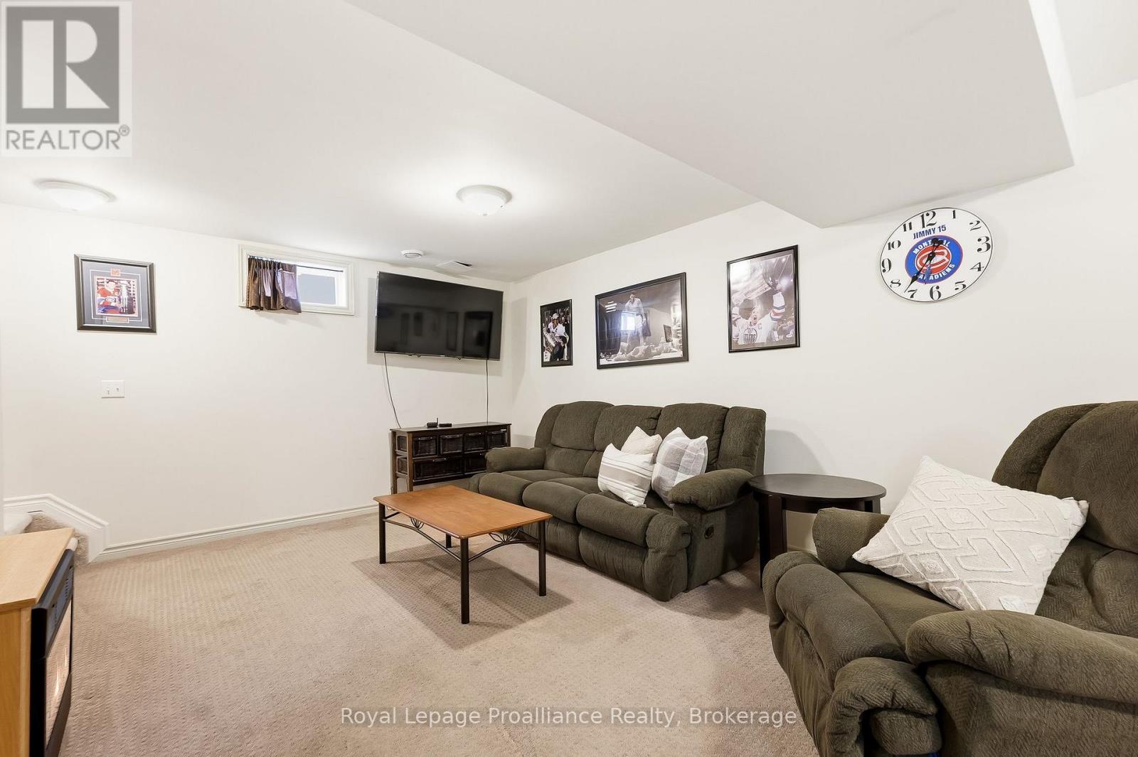 23 EMPIRE BOULEVARD - 34