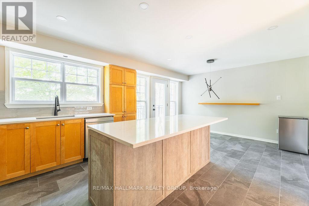 3 Bed, 3 Bath House for Rent in Ottawa – 257 MART CIRCLE, Ottawa – MLS# X13491956 - Image 17