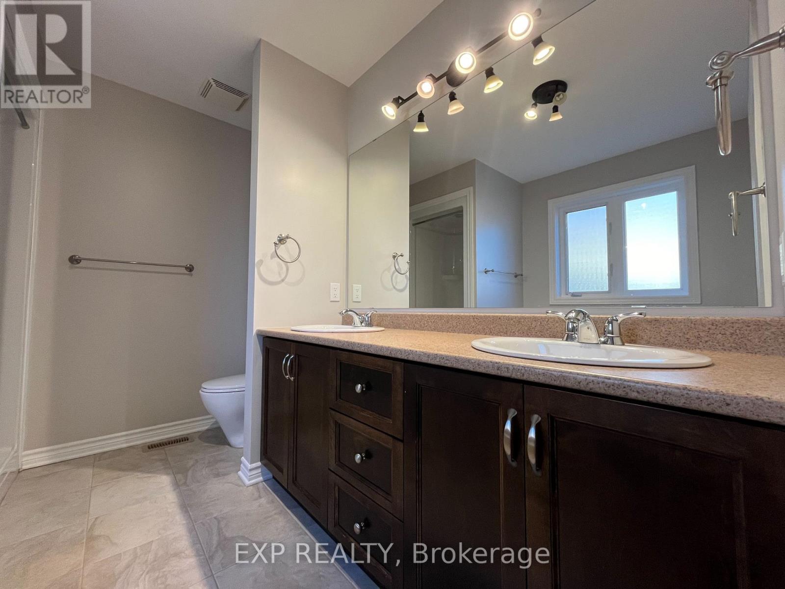 28 SETTLEMENT LANE - 13