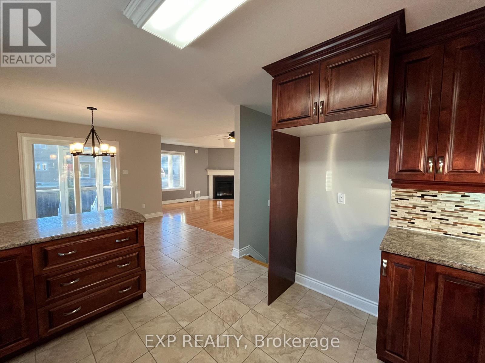 28 SETTLEMENT LANE - 6