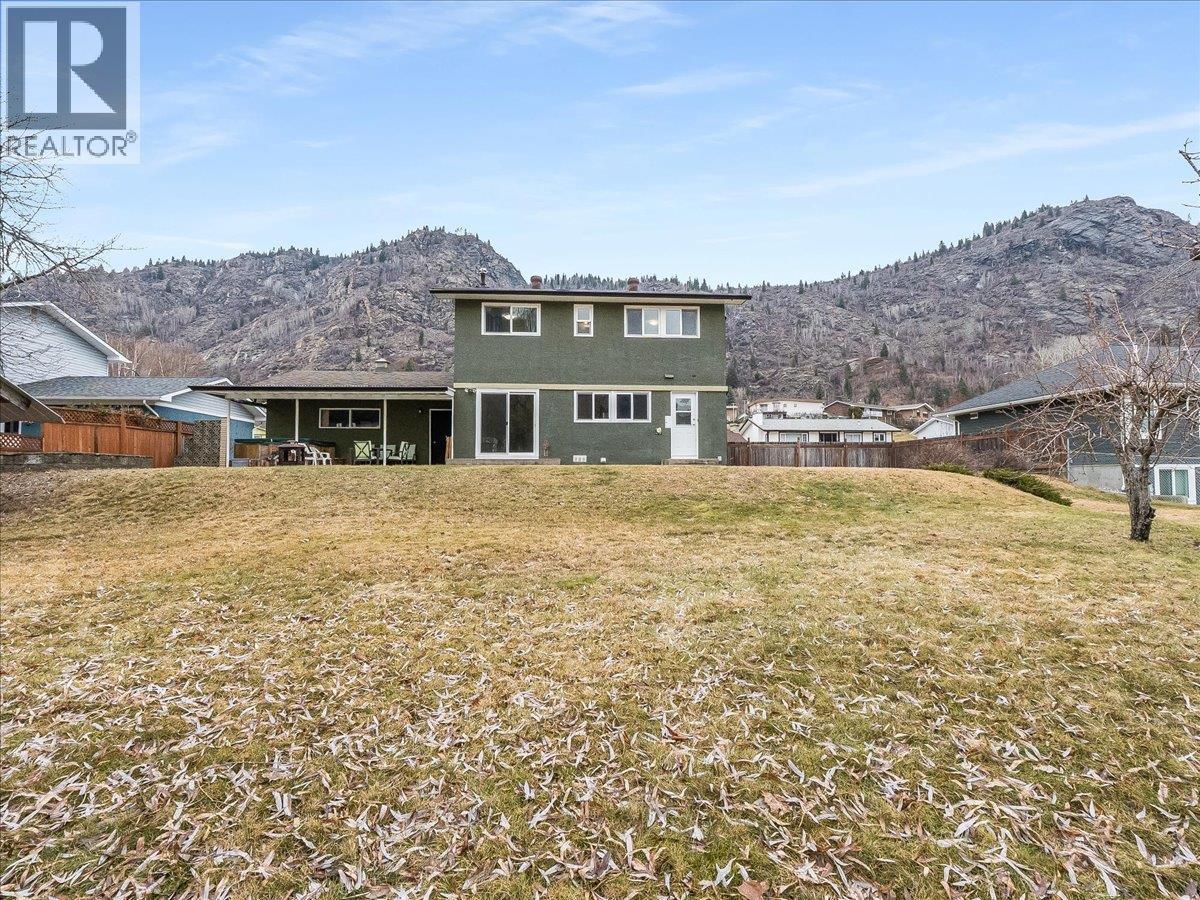 3866 CARNATION Drive - 4