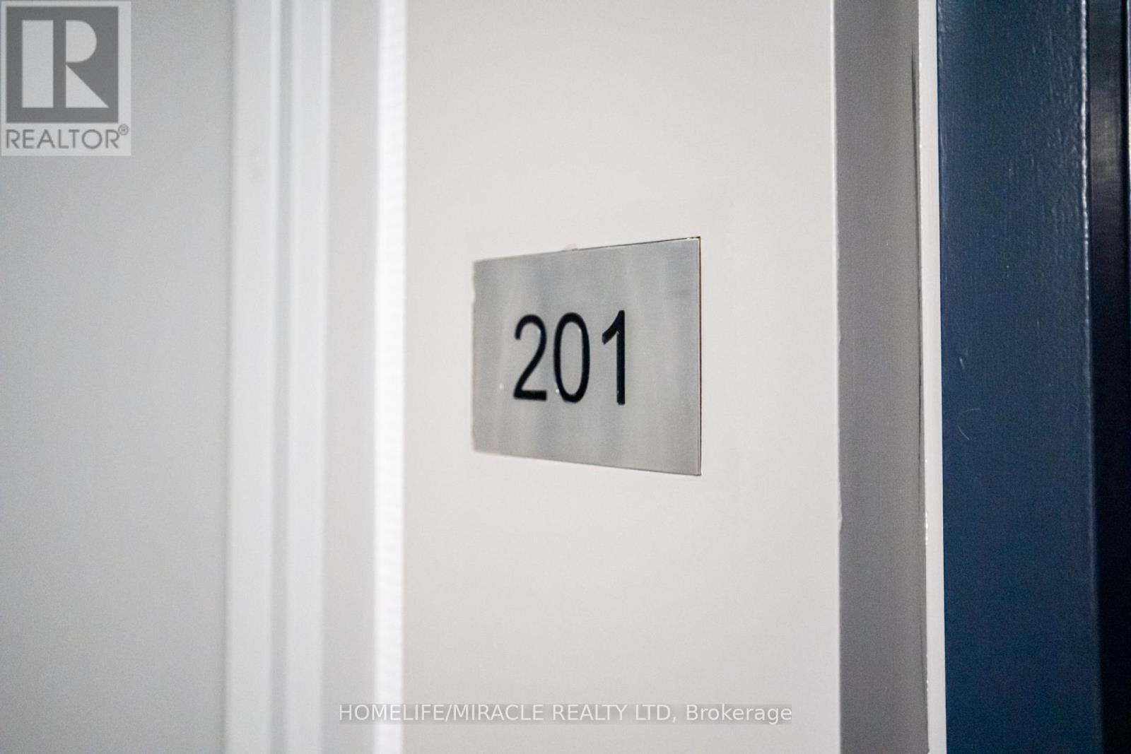 #201 81 NAVY WHARF COURT - 12