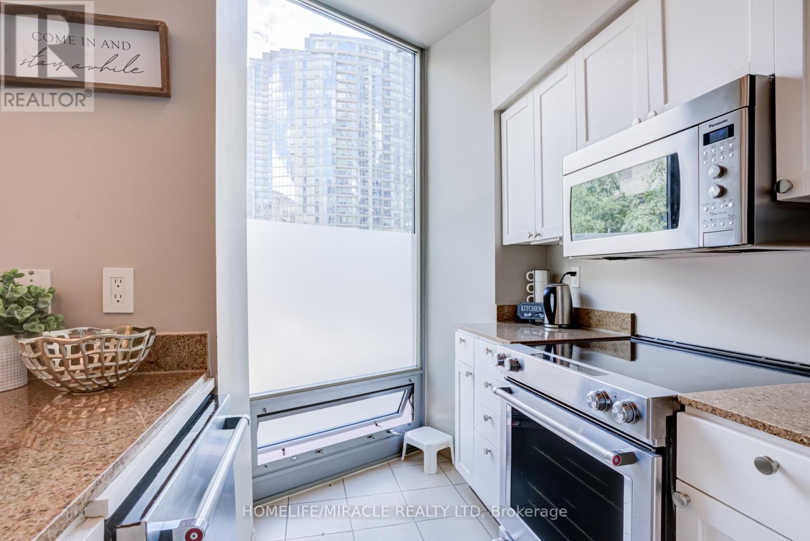 #201 81 NAVY WHARF COURT - 17
