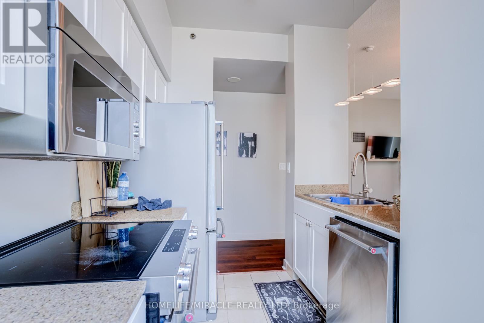#201 81 NAVY WHARF COURT - 18
