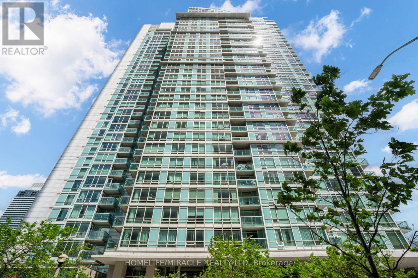 #201 81 NAVY WHARF COURT - 2