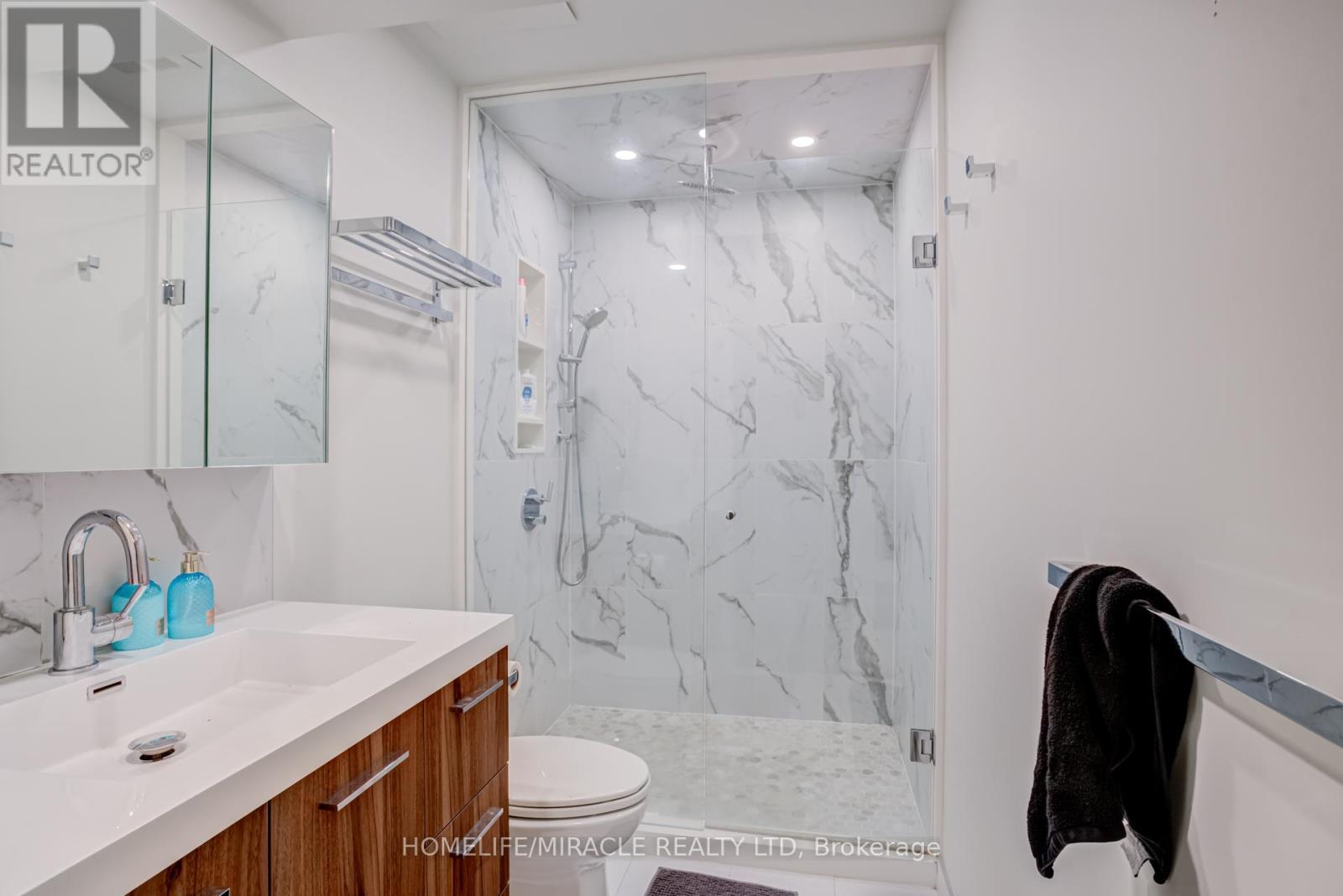 #201 81 NAVY WHARF COURT - 26