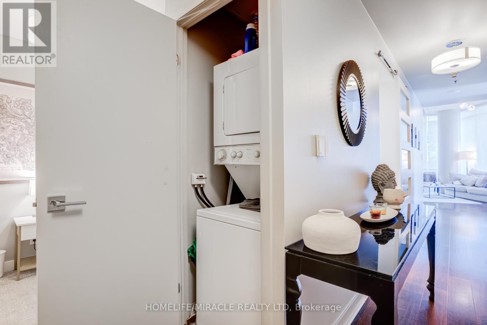 #201 81 NAVY WHARF COURT - 28