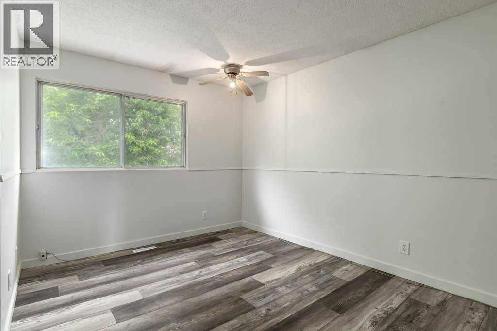 445 40 Street NE — photo 13