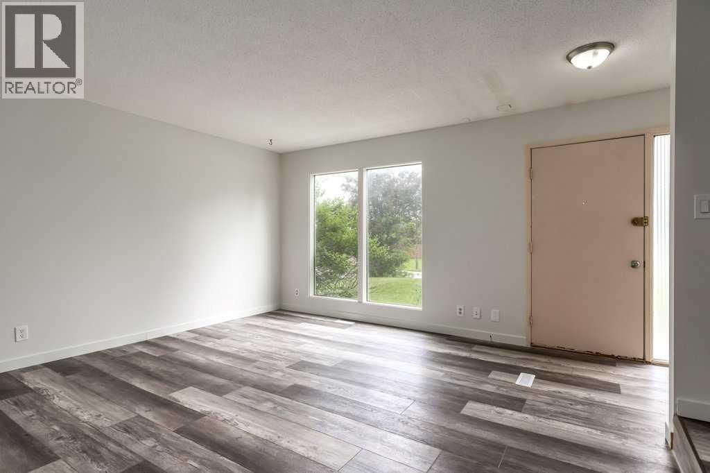 445 40 Street NE - photo 5