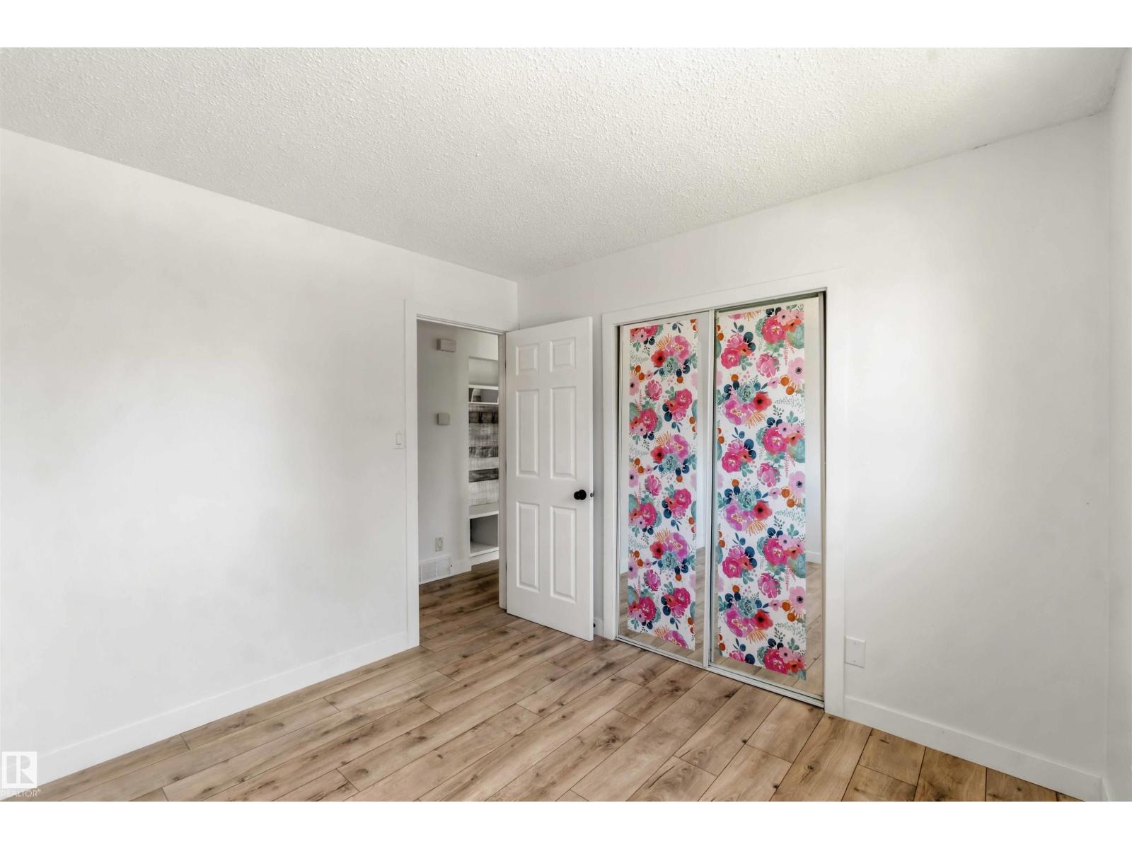 4227 40 AV — photo 30