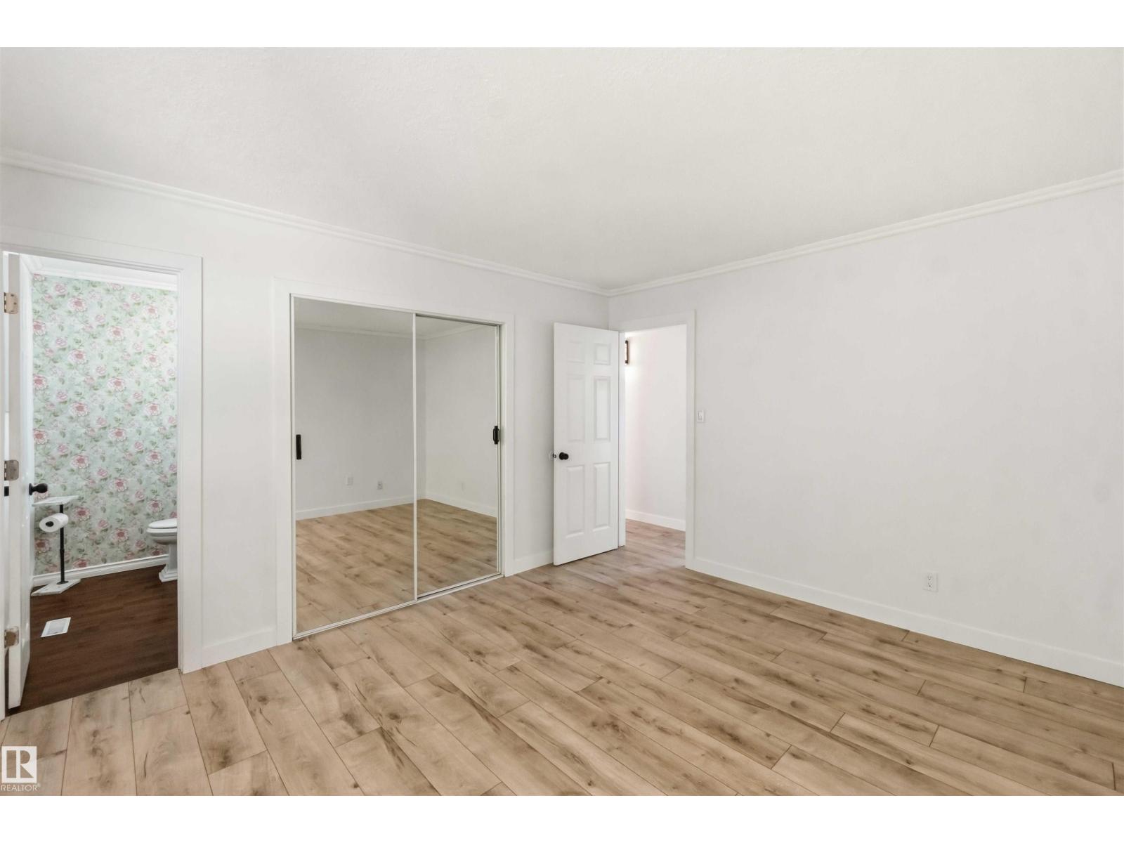 4227 40 AV — photo 37