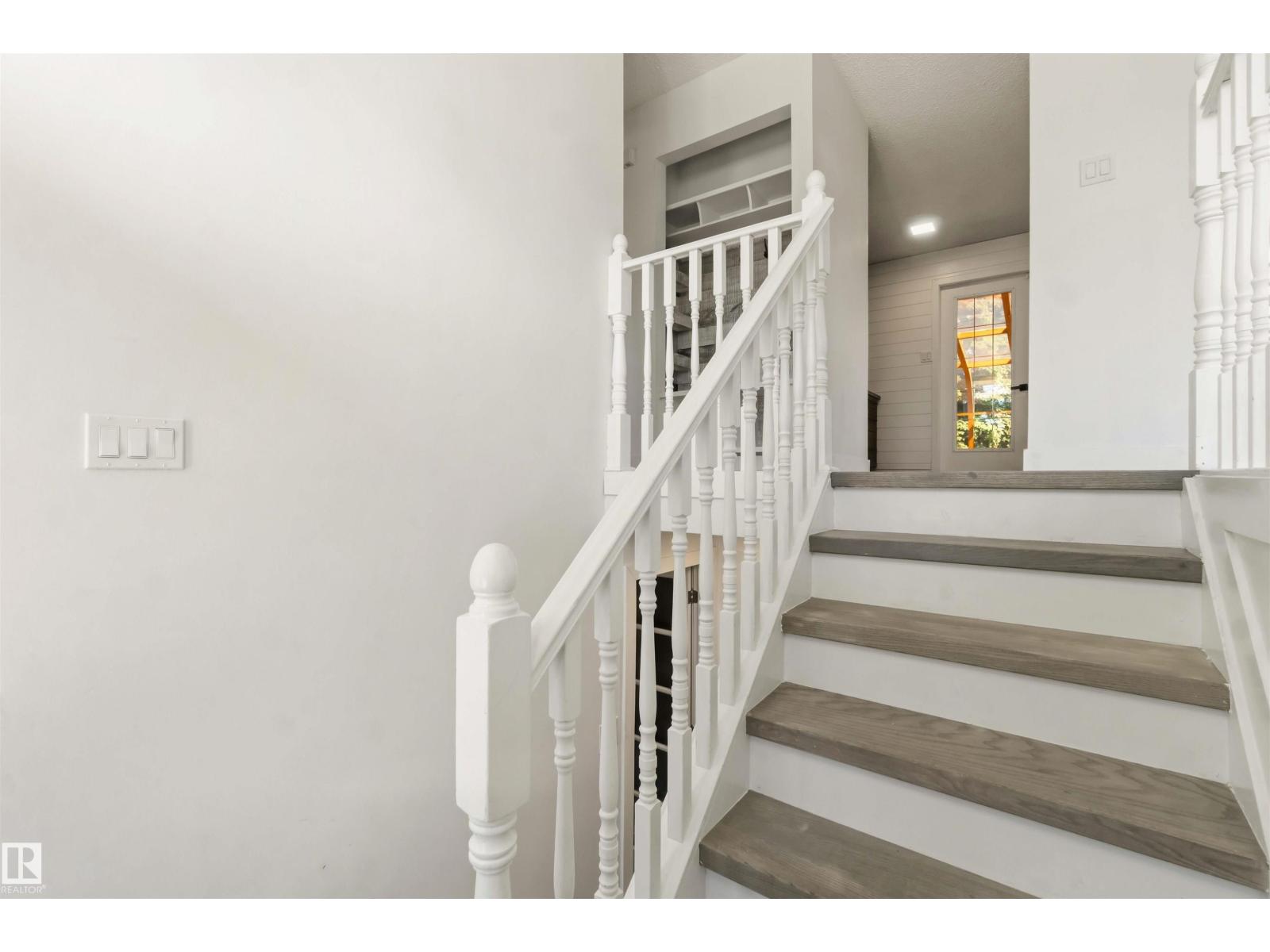 4227 40 AV — photo 7