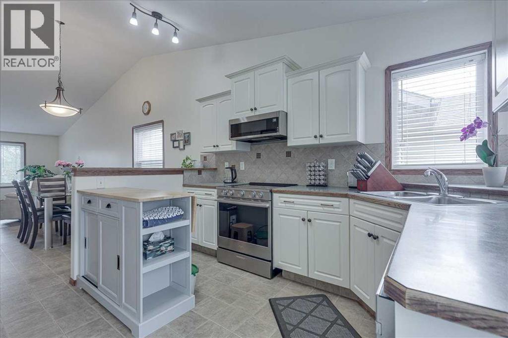 348 Lancaster Drive — photo 16