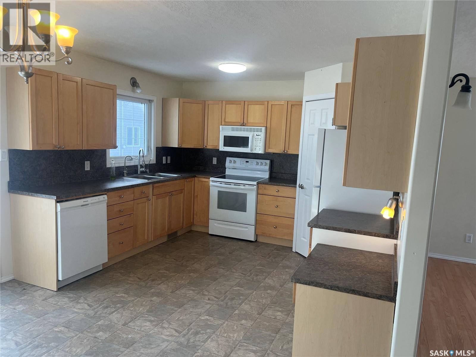 100 1st AVENUE SW - 11