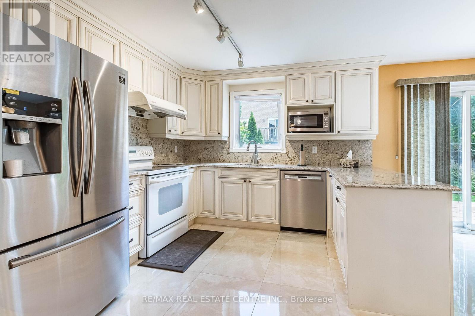 6439 OSPREY BOULEVARD - 18