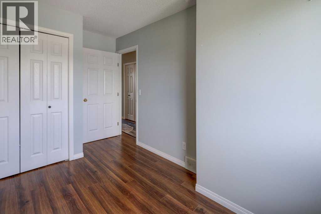 8034 24 Street SE — photo 20