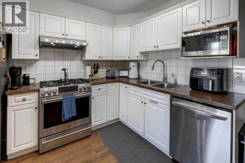 8034 24 Street SE — photo 8