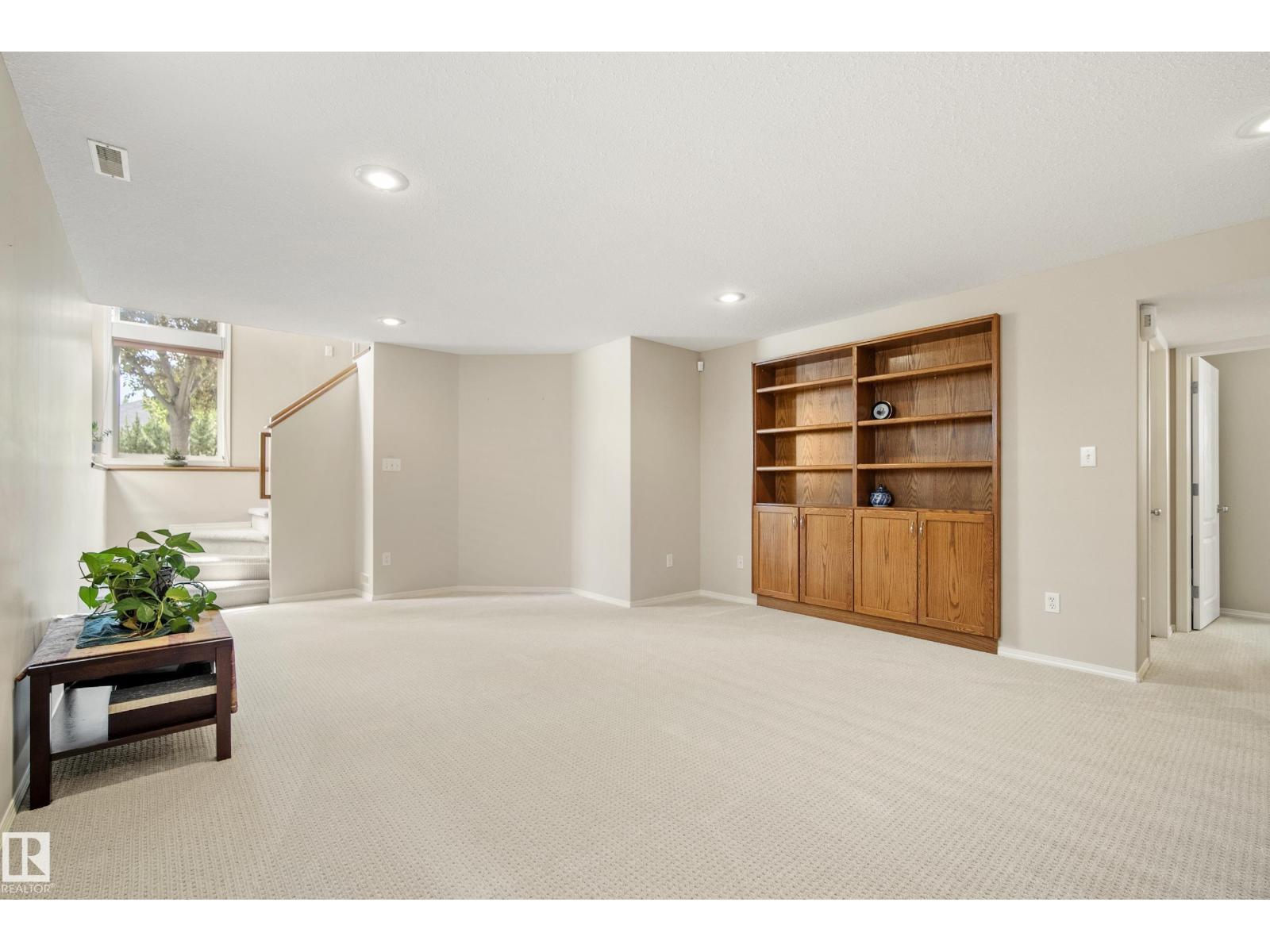 84 RIDGEHAVEN CR — photo 24
