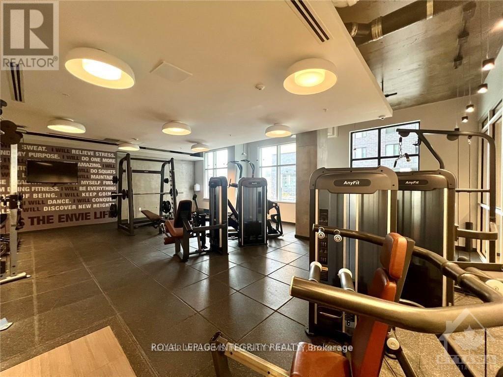 1 Bath House for Rent in Ottawa – 2318 – 105 CHAMPAGNE AVENUE, Ottawa – MLS# X13491984 - Image 20
