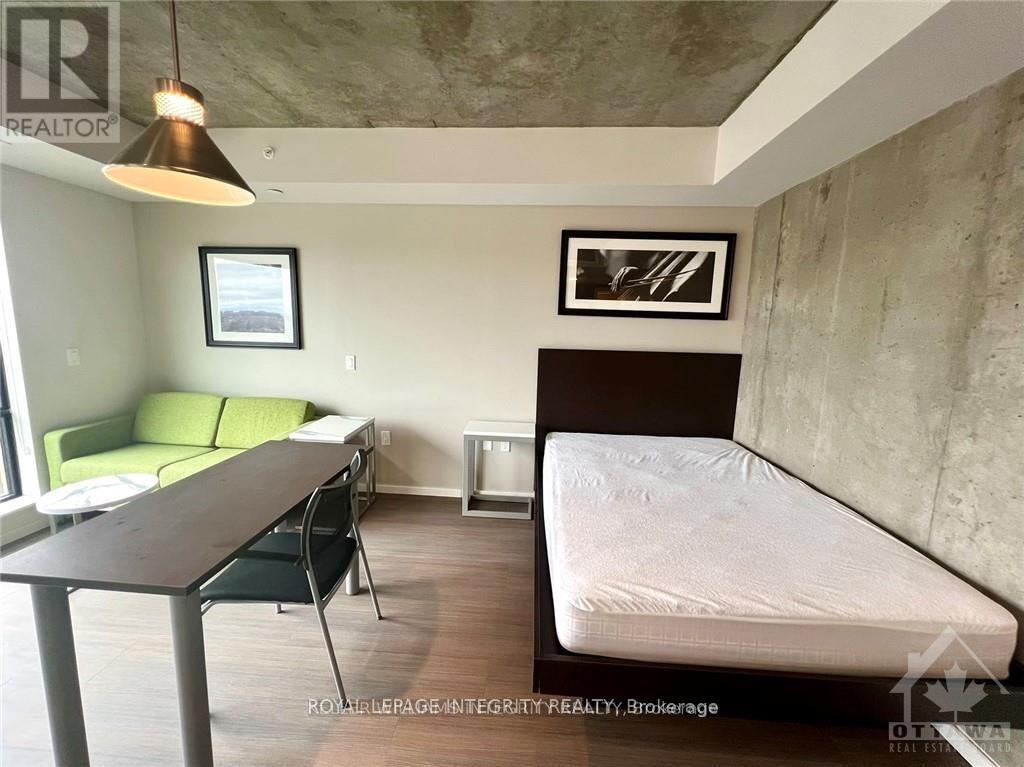 1 Bath House for Rent in Ottawa – 2318 – 105 CHAMPAGNE AVENUE, Ottawa – MLS# X13491984 - Image 8